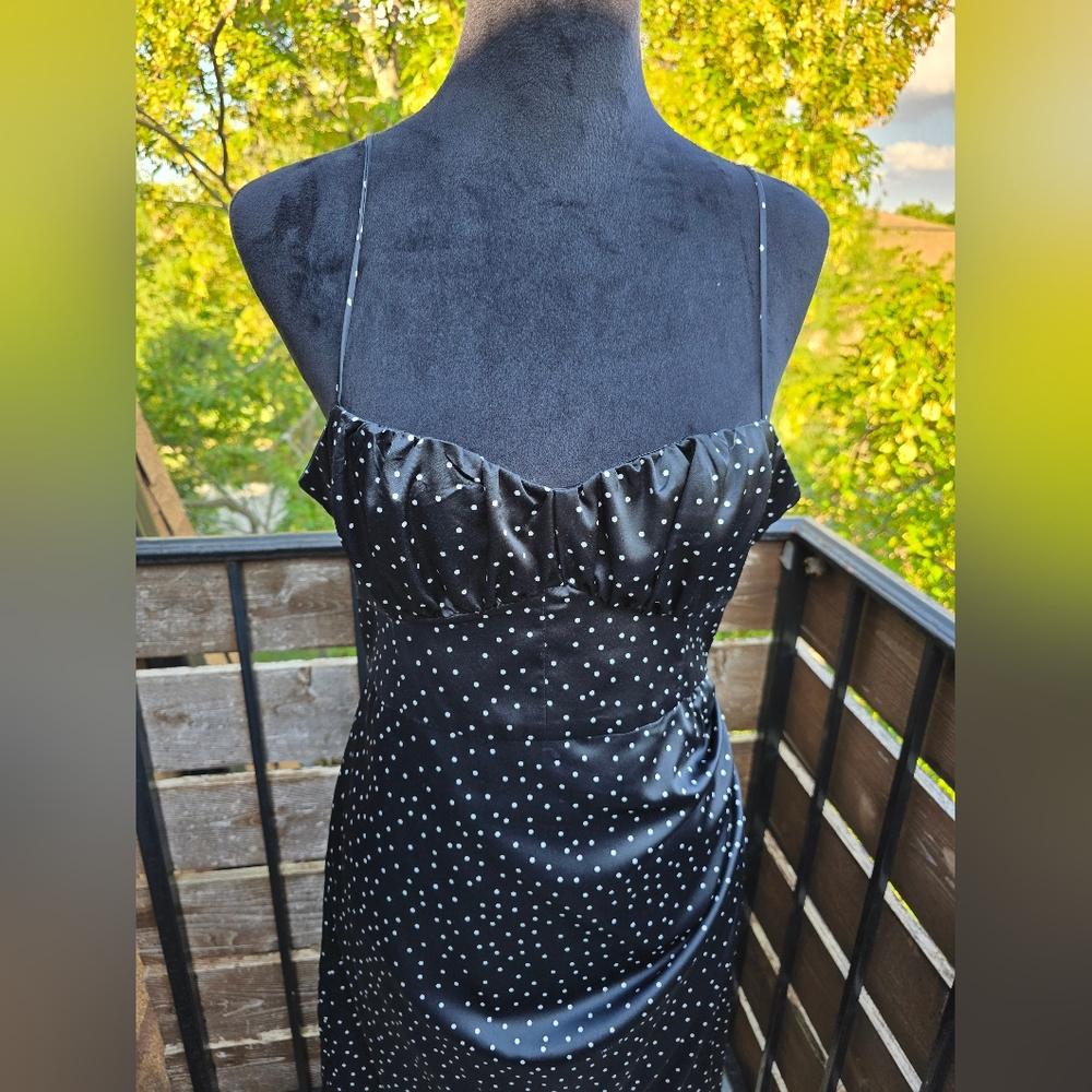 Zara Black and White Polkadot Crossover Dress With Spaghetti Straps - Picture 5 of 10